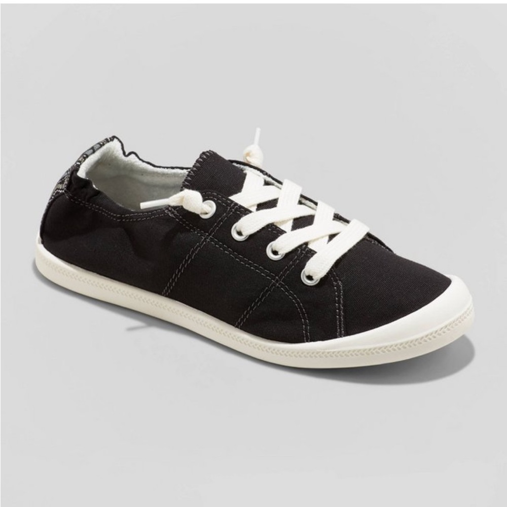 Mad Love Women’s Lennie Sneakers, Size 7